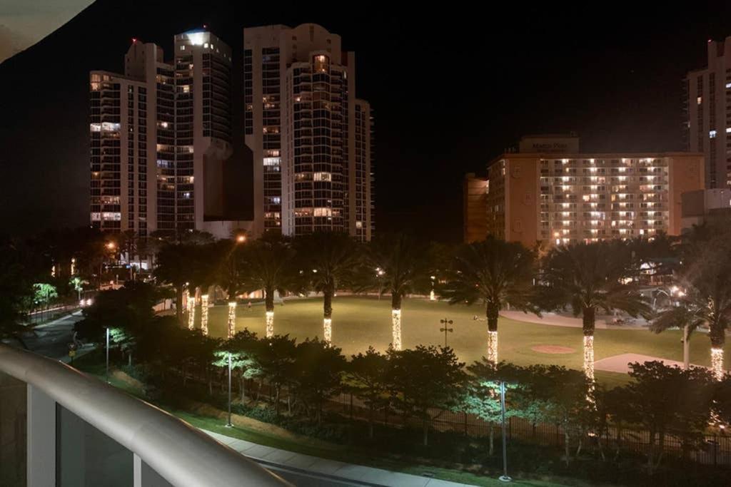 Beautiful Apartment Steps Away From The Beach Miami Beach Esterno foto